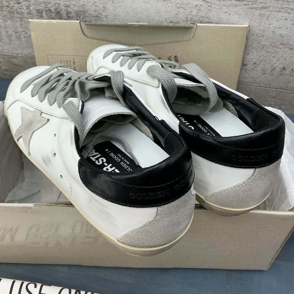 Golden Goose Super-Star w/black heel tab & metal stud lettering Women’s 38 8 - Picture 2 of 15